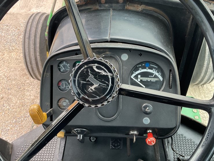 john-deere-4440-image-10