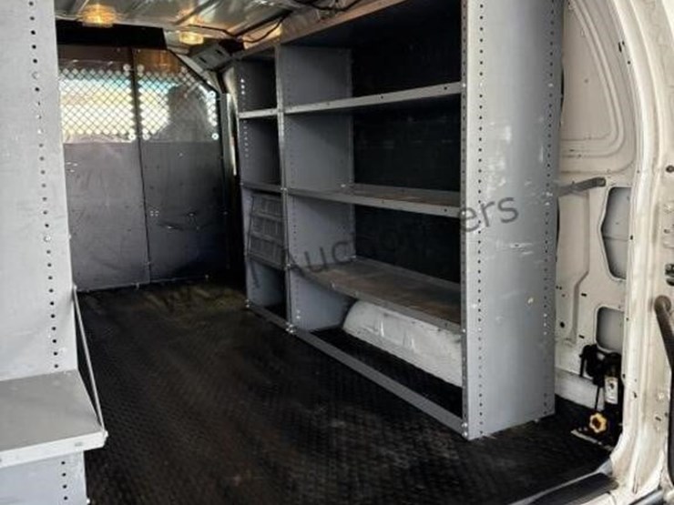 2012-ford-cargo-image-11