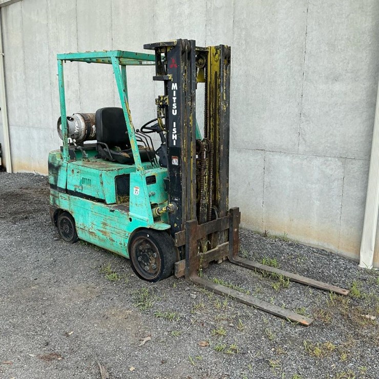 #305 • Mitsubishi Forklift