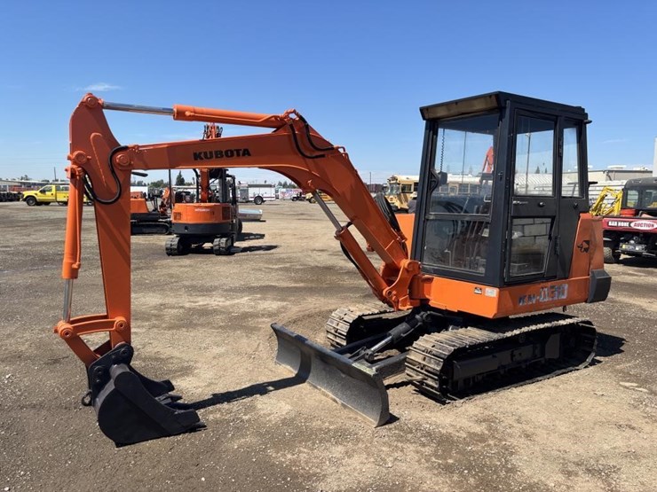 kubota-kh030-image-1