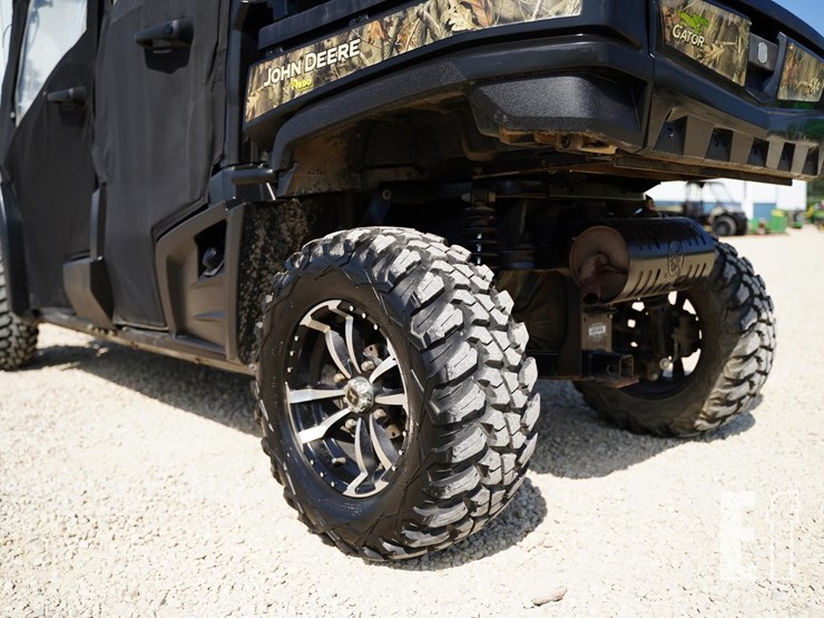 2017-john-deere-gator-image-18