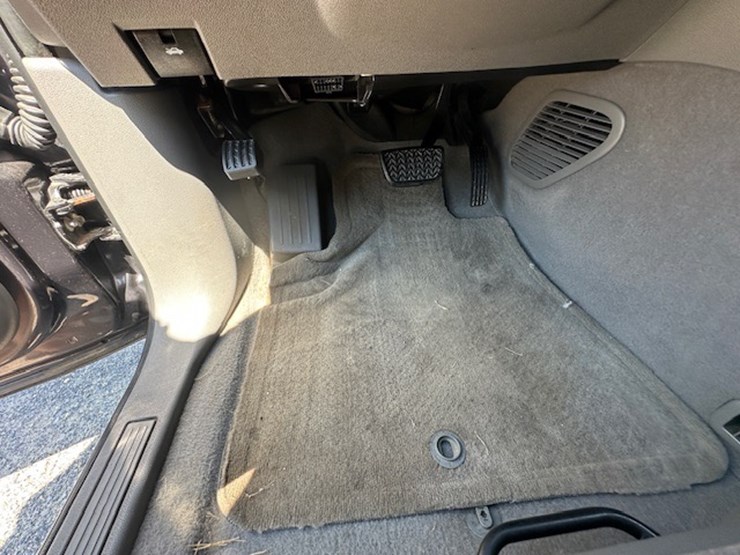 2016-chevrolet-traverse-ls-image-56