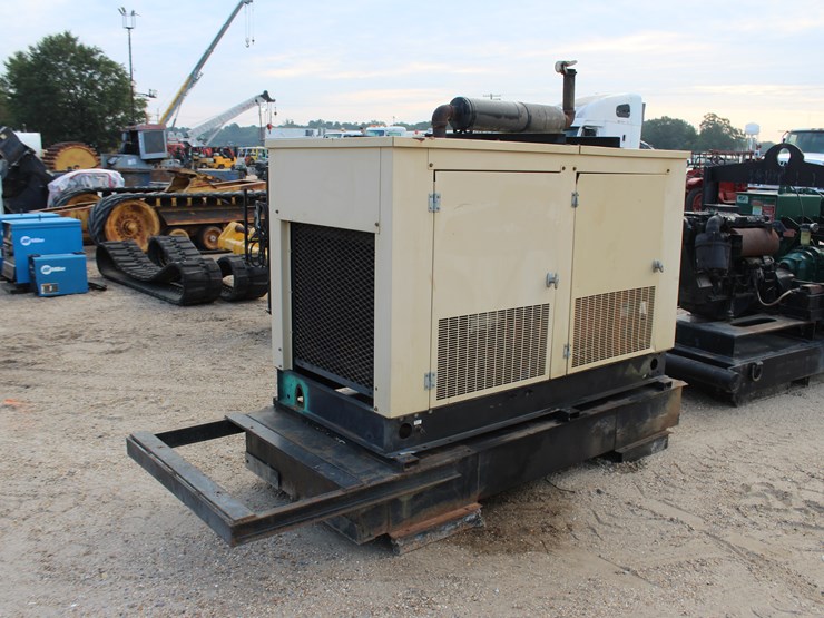 #23201-•-diesel-generac-generator-on-skids-image-4