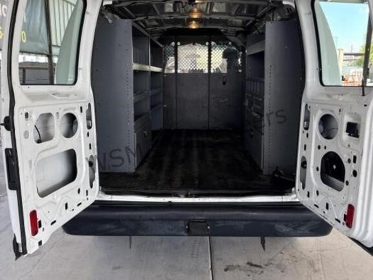 2012-ford-cargo-image-11