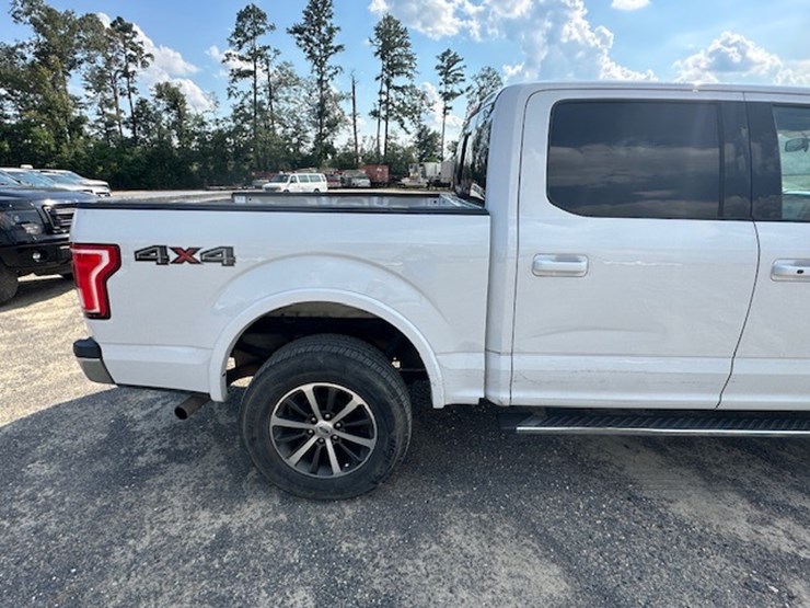 2017-ford-f150-lariat-image-21