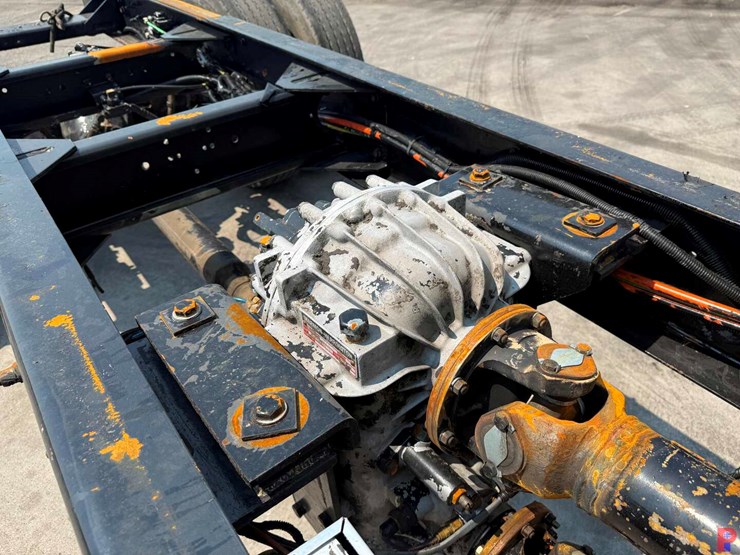 2005-kenworth-t300-image-12