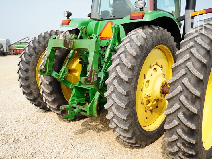 2009-john-deere-8330-image-24