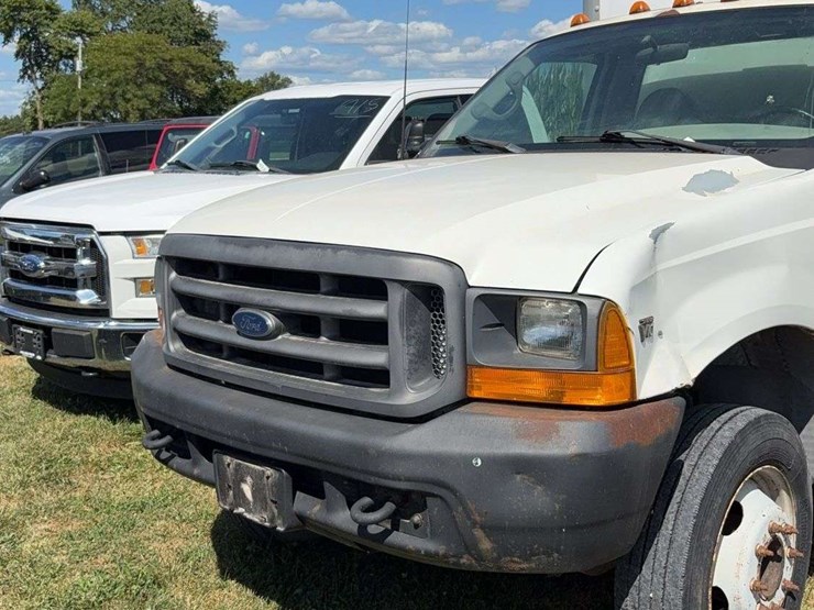 2000-ford-f550-image-2