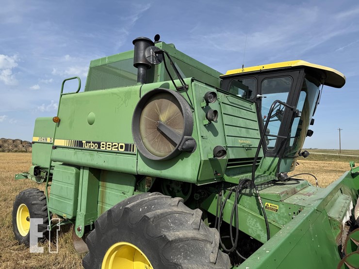 1983-john-deere-8820-image-6