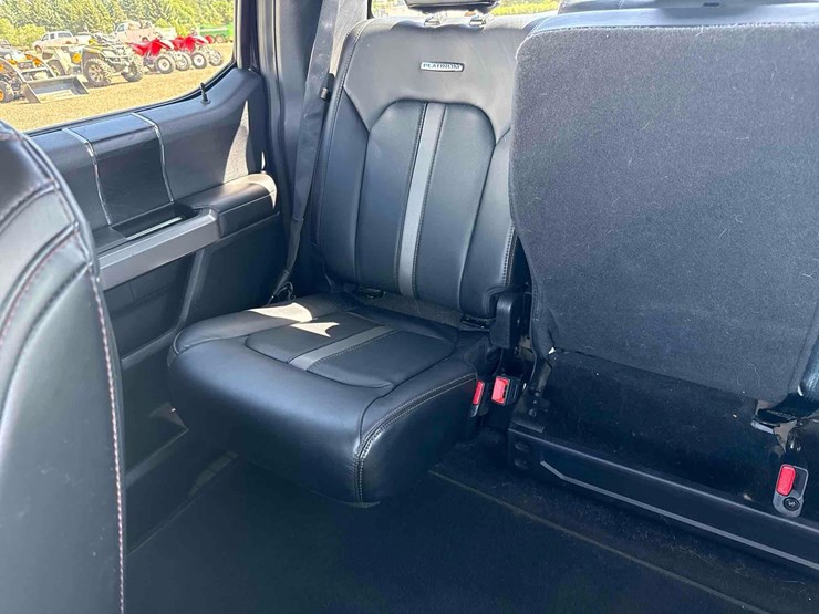 2020-ford-f150-platinum-image-36