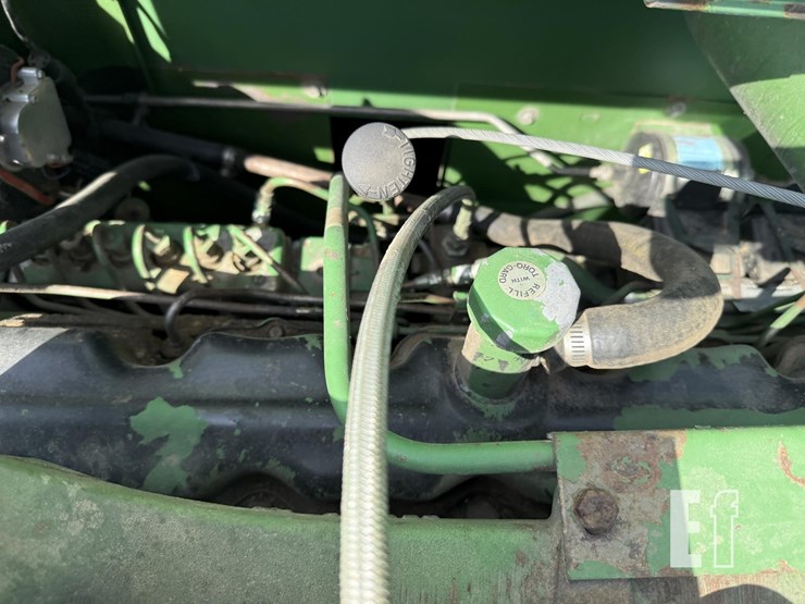 1983-john-deere-8820-image-46
