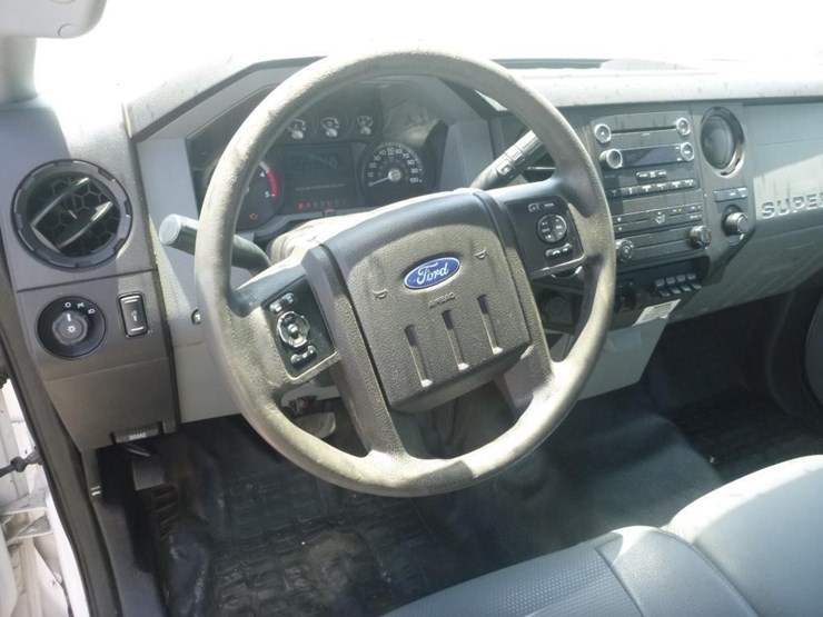 2015-ford-f550-image-24