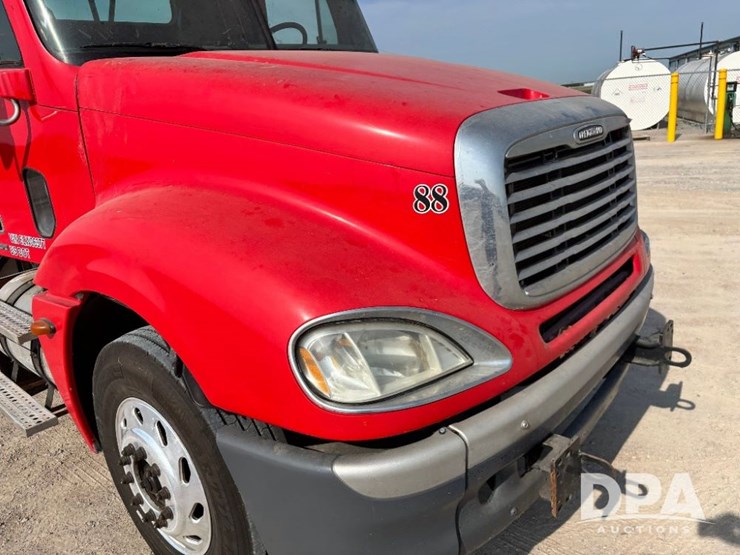 2006-freightliner-columbia-day-cab-truck-(gp11331,-unit-88)-image-57