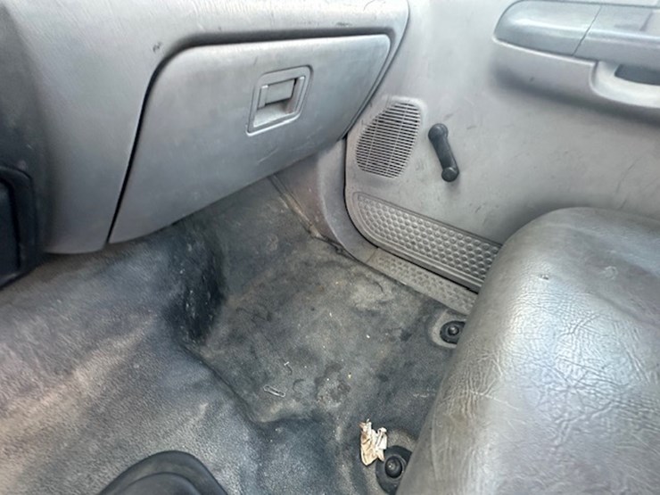 2000-ford-f650-image-43