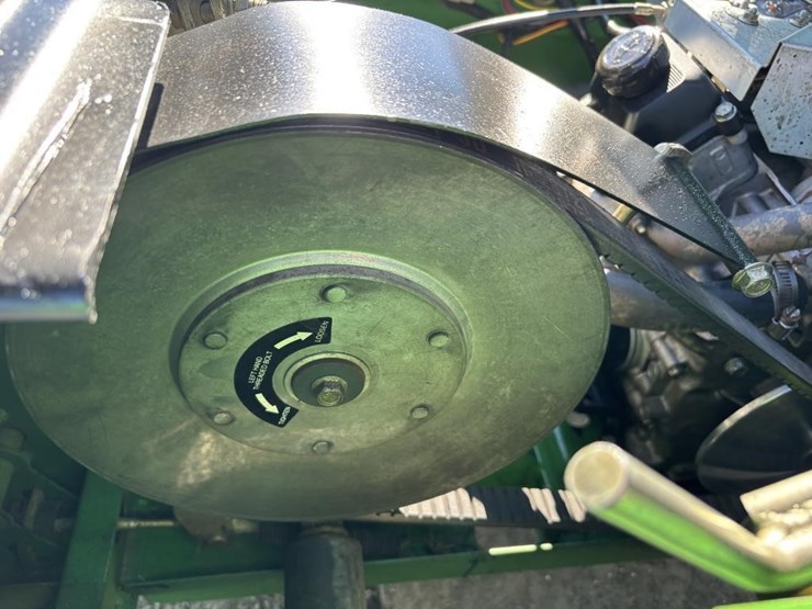 john-deere-gator-image-21