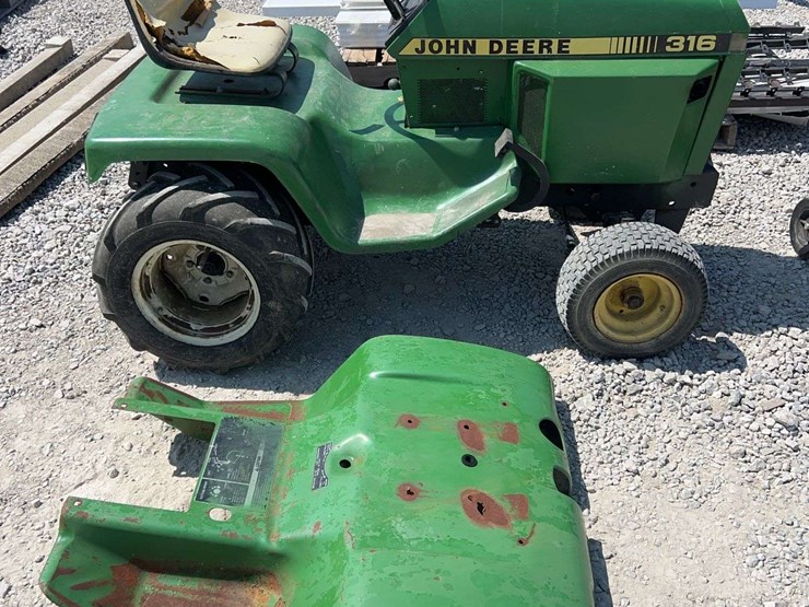 john-deere-316-image-1
