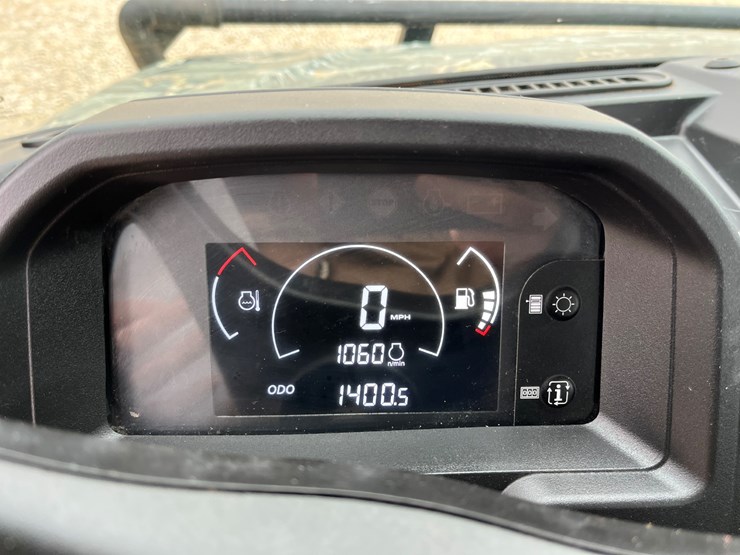 2019-john-deere-gator-image-5