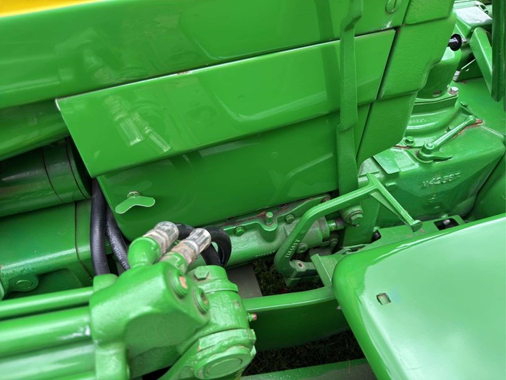 john-deere-420c-image-23