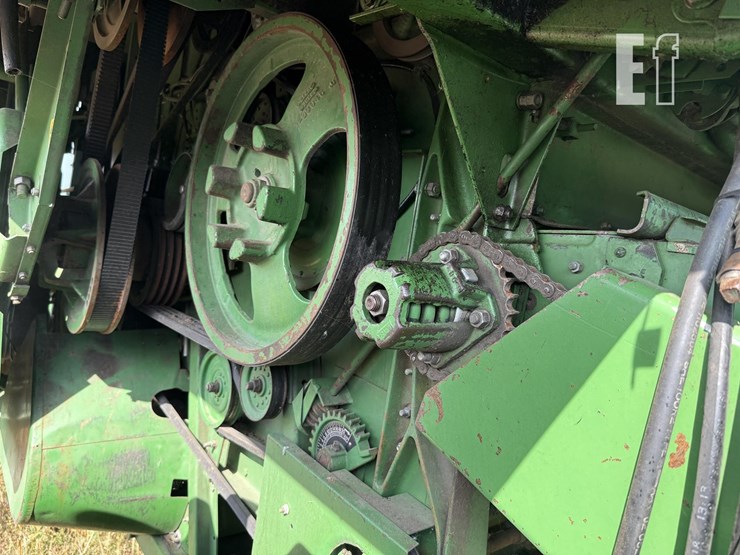1983-john-deere-8820-image-34
