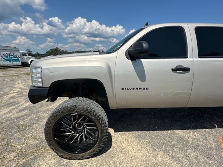 2009-chevrolet-silverado-image-14