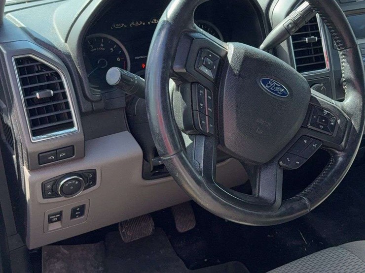 2017-ford-f150-image-19