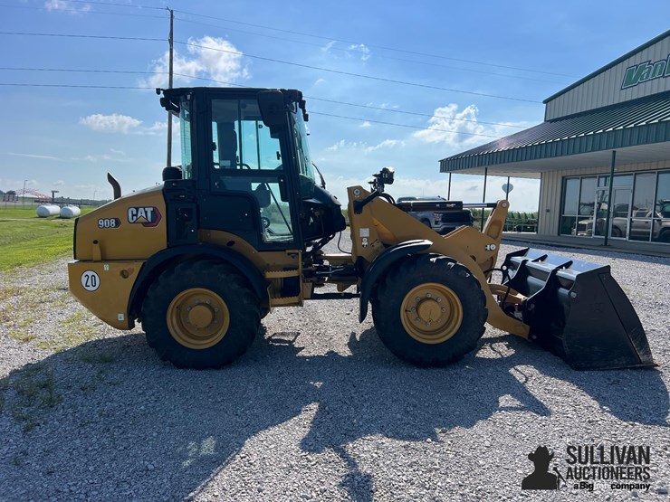 2023-caterpillar-908-image-4