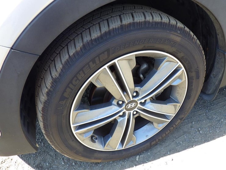 2016-hyundai-santa-fe-image-14