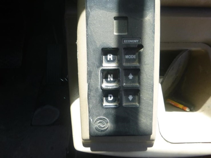 2003-freightliner-fs65-image-12