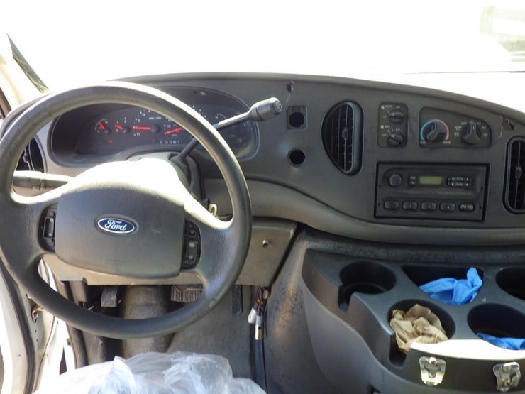 2008-ford-econoline-350-image-8