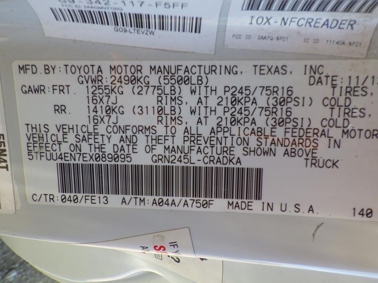 2014-toyota-tacoma-image-15