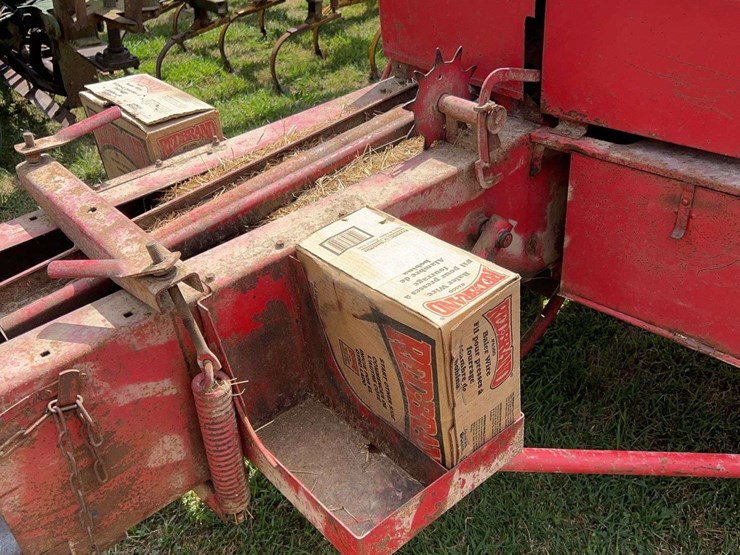 massey-ferguson-12-image-8