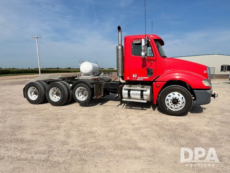 2006-freightliner-columbia-day-cab-truck-(gp11331,-unit-88)-image-3