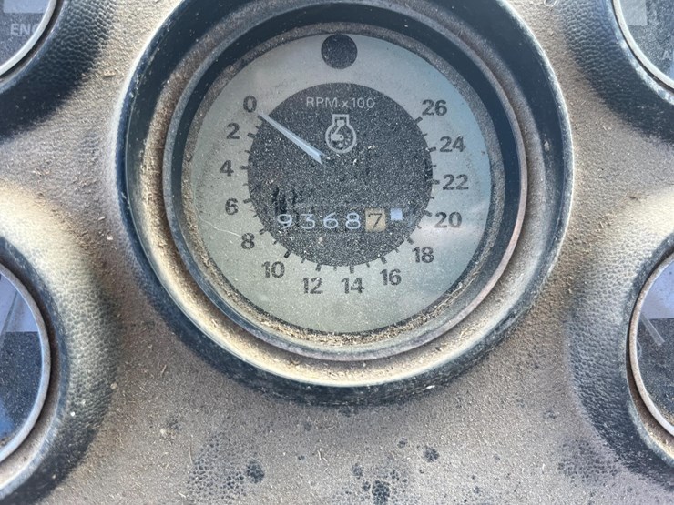 ford-8700-image-16