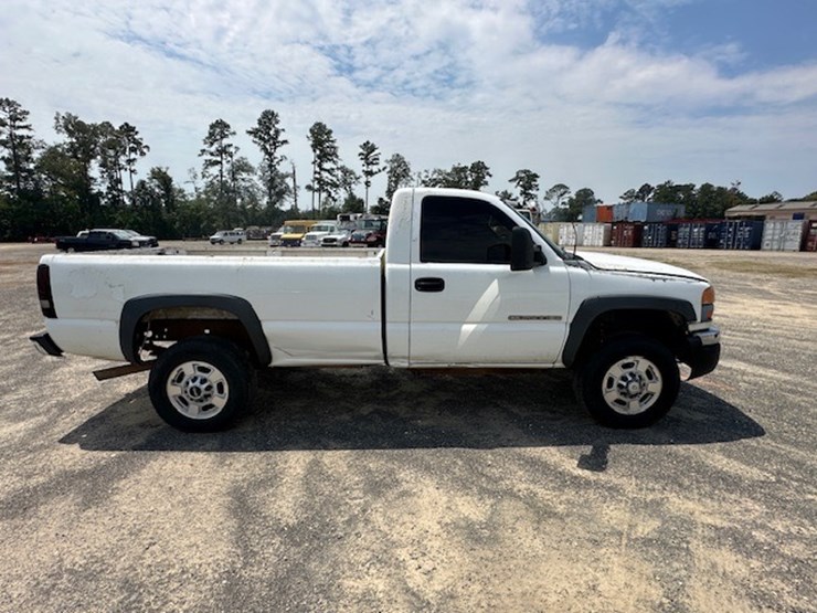 2005-gmc-2500-image-8