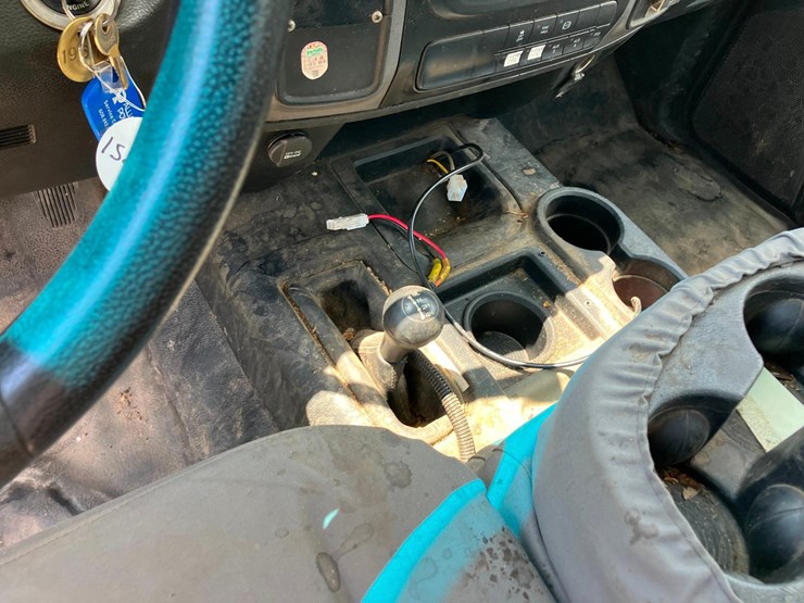 2015-dodge-5500-4x4-bucket-truck-image-18
