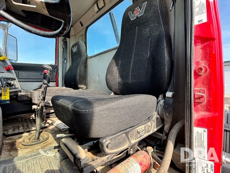 2017-western-star-w4700sb-day-cab-truck-(gp11326,-unit-81)-image-97