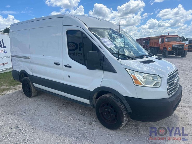 2015-ford-transit-image-2