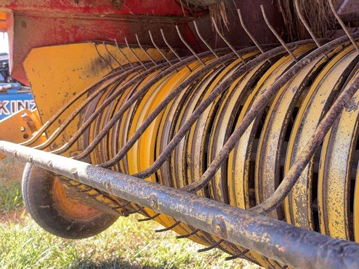 new-holland-855-image-15