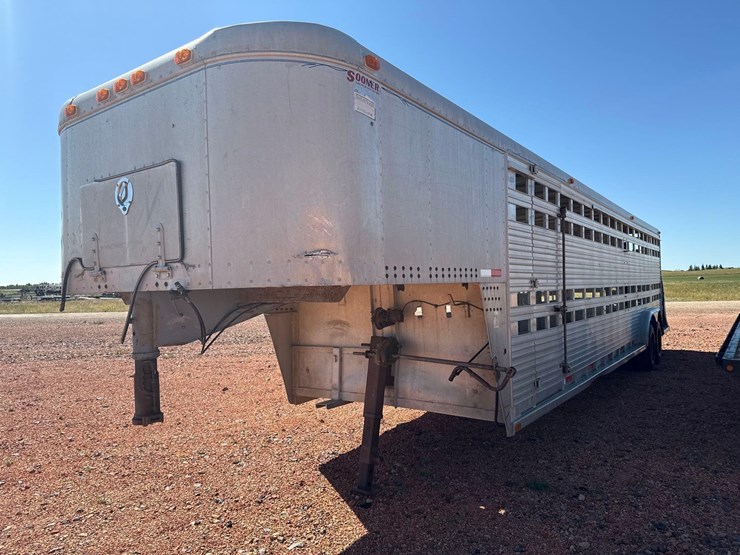 1988-sooner-livestock-trailer-image-1