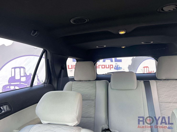 2013-ford-explorer-image-21