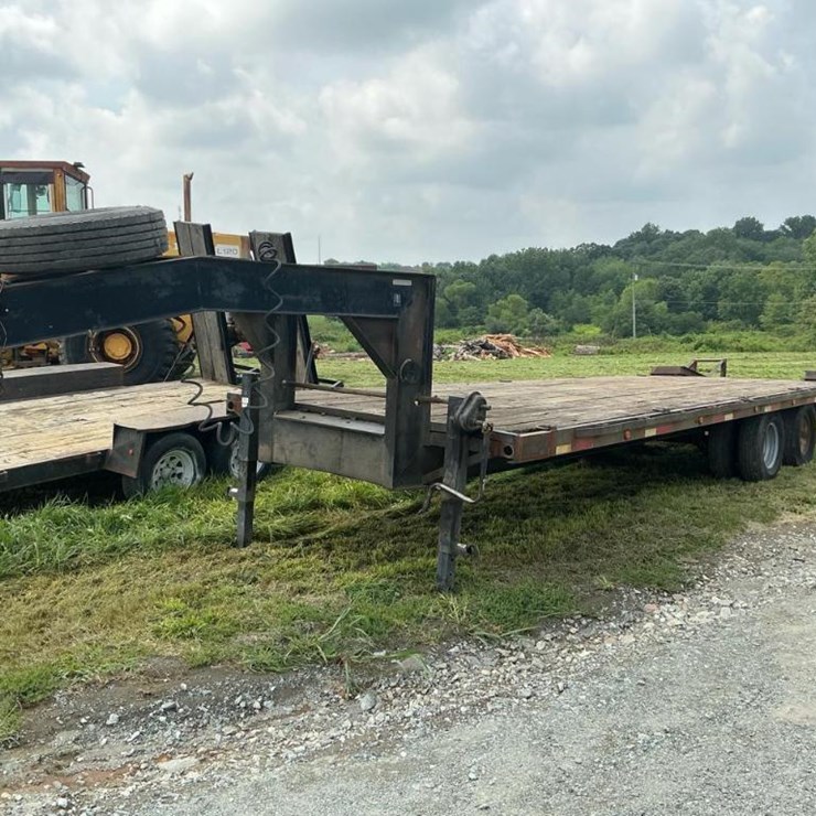 #460 • 2000 Better-Built Trailer