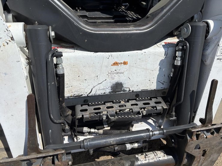 2017-bobcat-t770-image-12