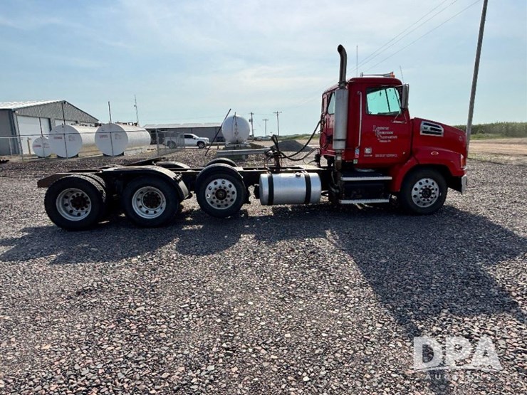 2017-western-star-w4700sb-day-cab-truck-(gp11326,-unit-81)-image-9