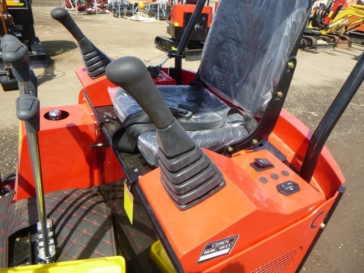 2025-vicsec-vc15-hydraulic-excavator-image-21