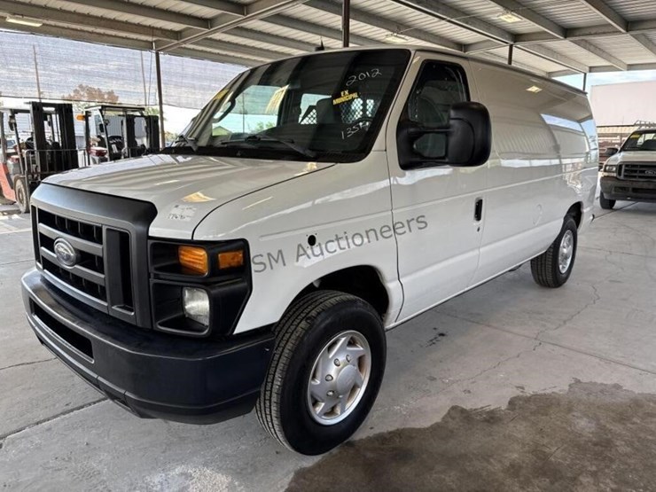 2012-ford-cargo-image-4