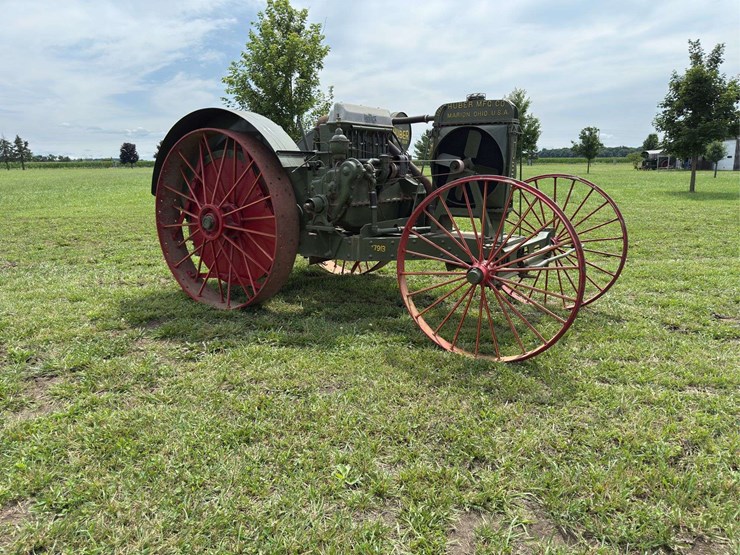 huber-super-4-tractor-image-3