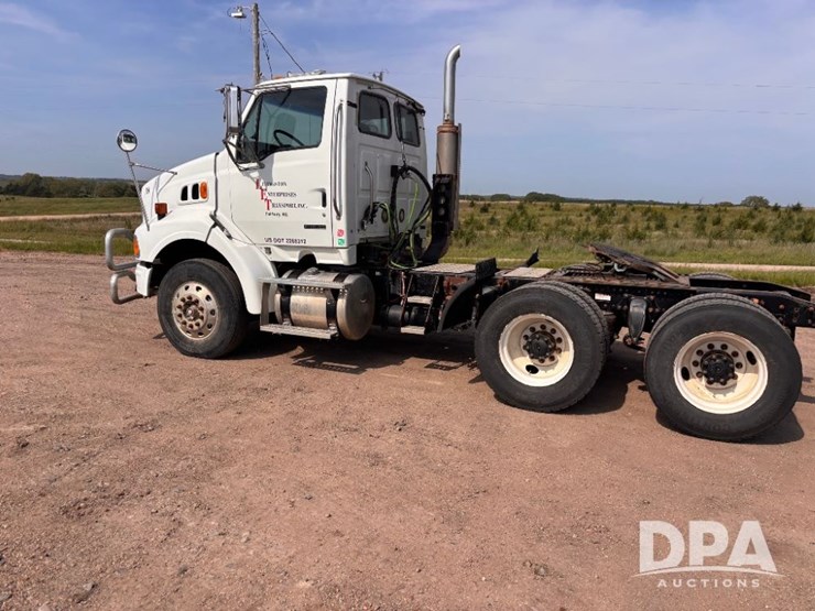 2006-sterling-day-cab-truck-(gp11332,-unit-18)-image-14