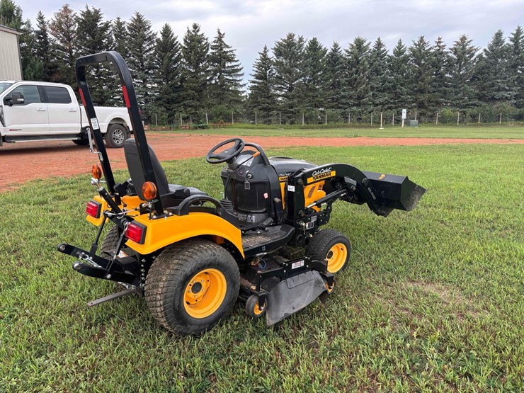 cub-cadet-yard-tractor-image-7
