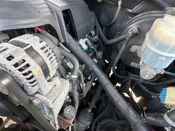 2010-chevrolet-silverado-image-57