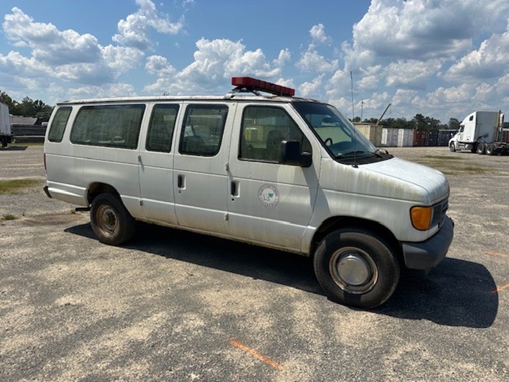 2007-ford-e350-image-2